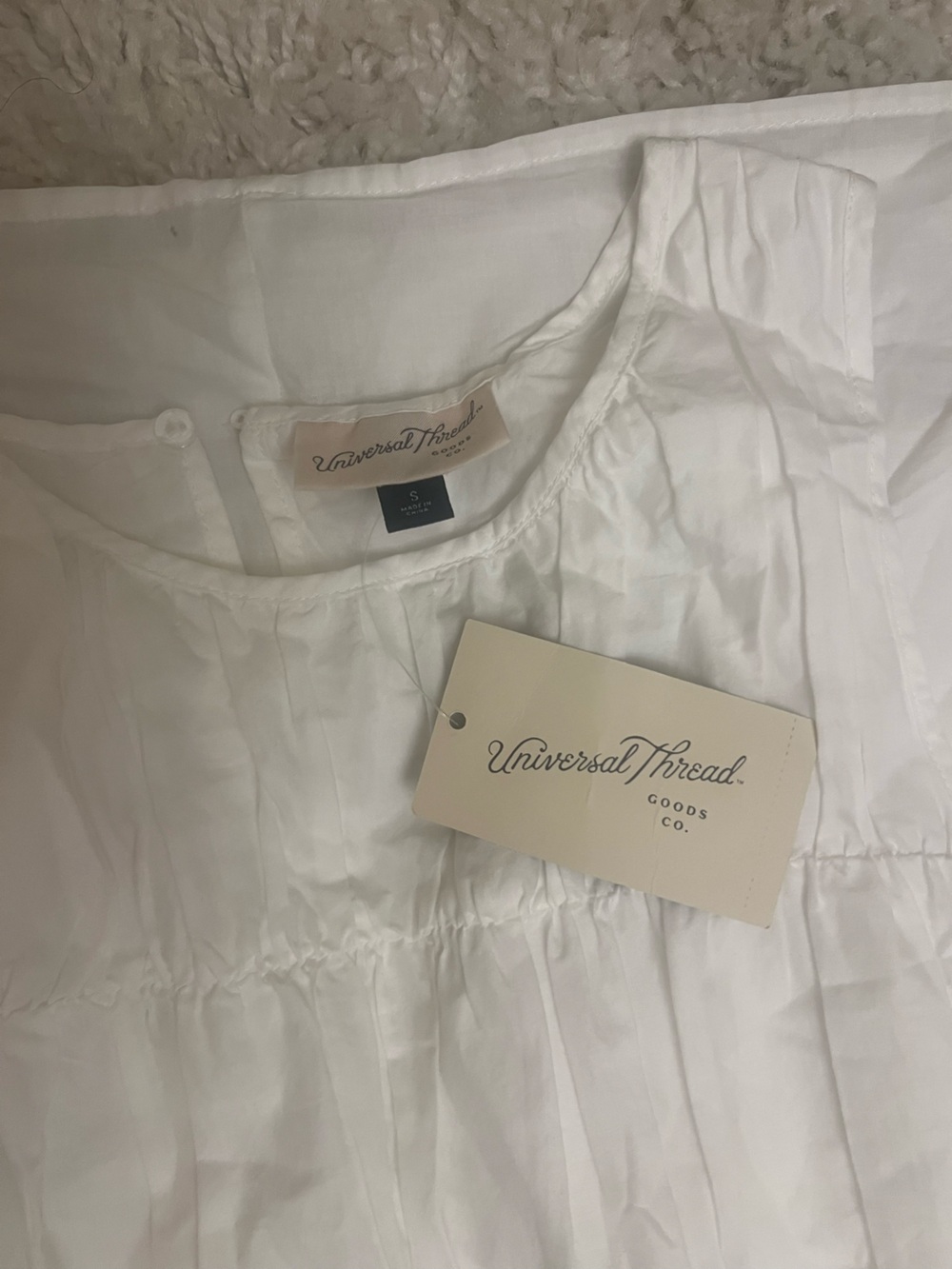 Universal Thread White Pleated Round-Neck Blouse